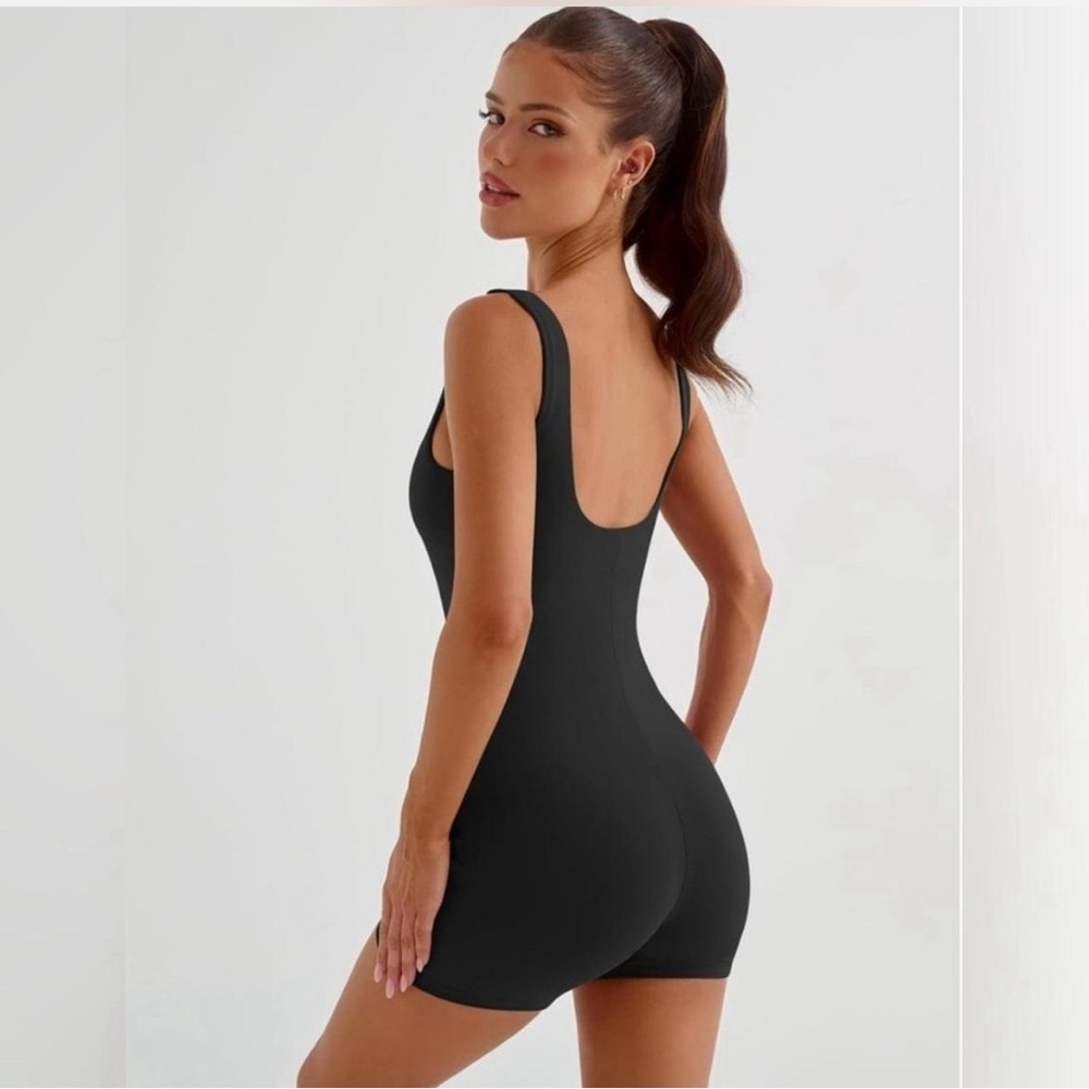 NWT Automet Women's Black Sleeveless Bodysuit/Workout Romper Size M - Picture 2 of 9